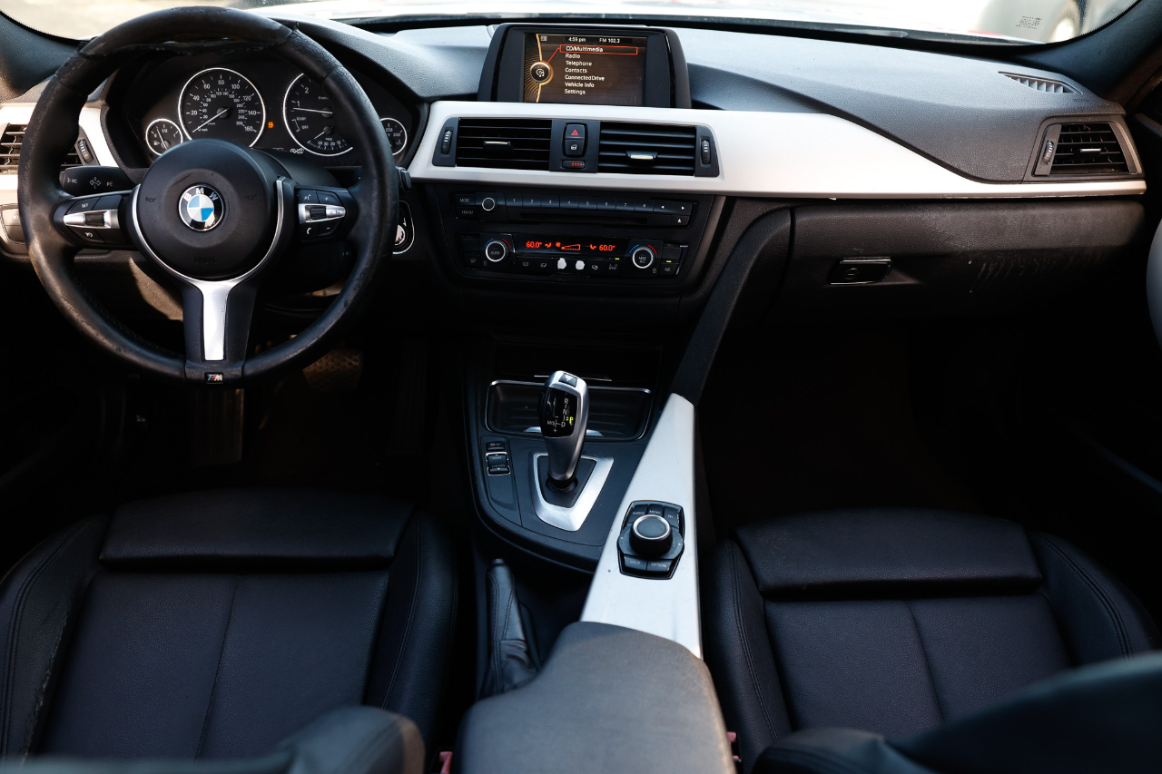 BMW 320i  2013