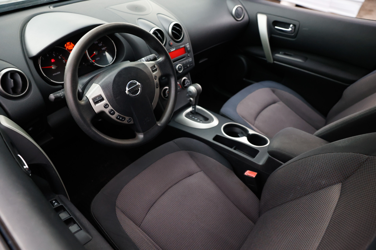 Nissan Rogue S AWD 2010