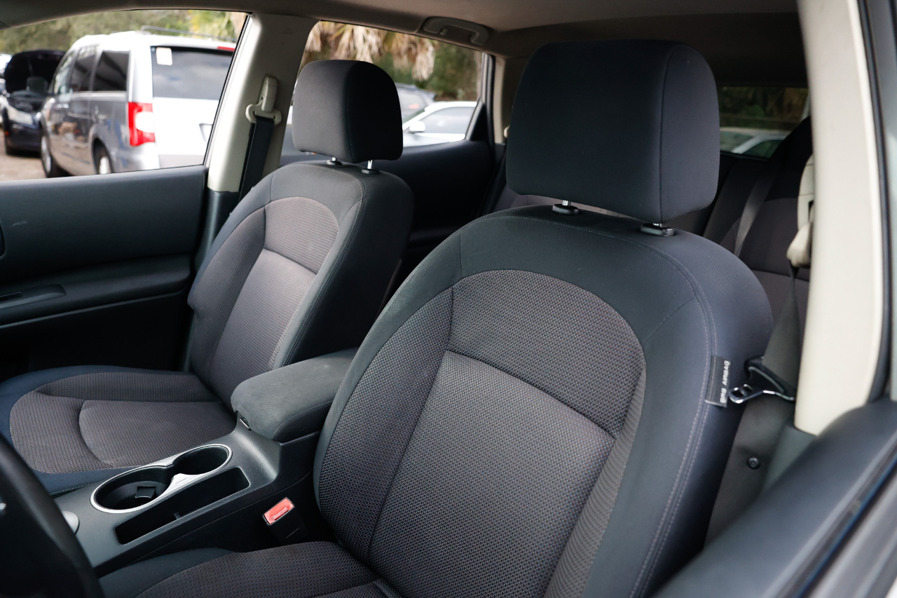 Nissan Rogue S AWD 2010