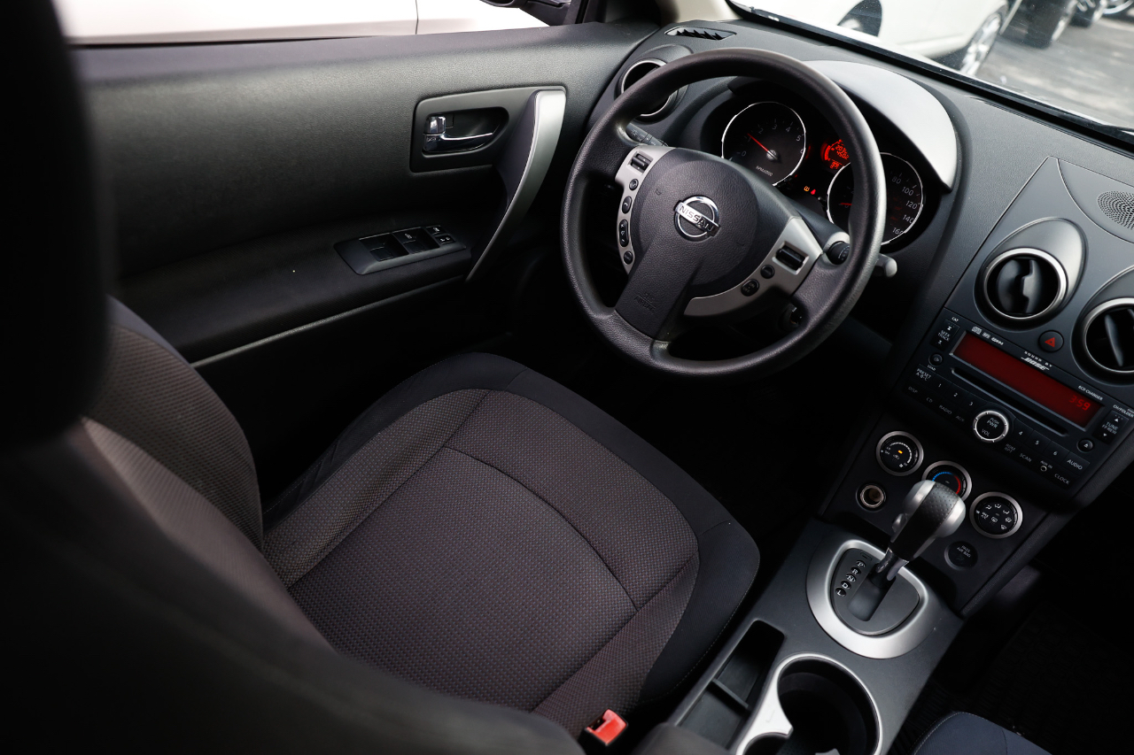 Nissan Rogue S AWD 2010