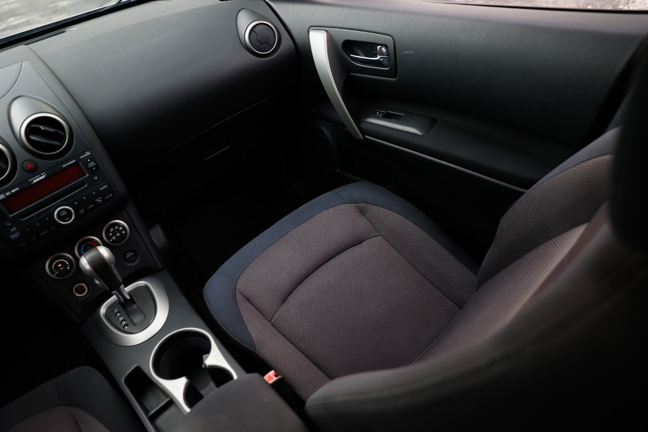 Nissan Rogue S AWD 2010