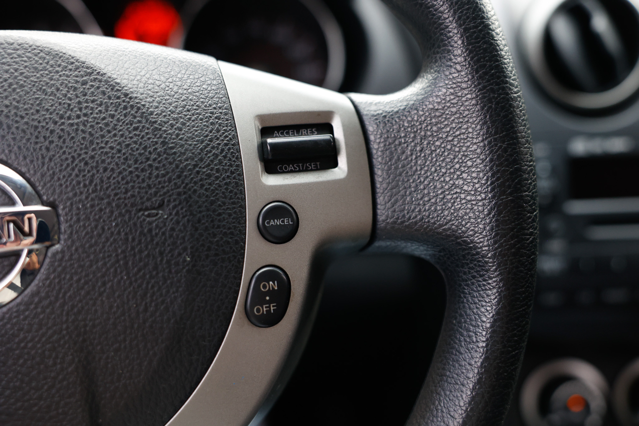 Nissan Rogue S AWD 2010