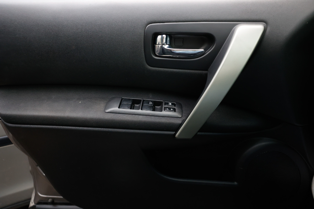 Nissan Rogue S AWD 2010