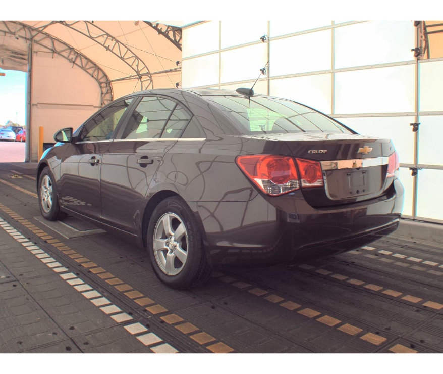 2015 Chevrolet Cruze LT photo 2