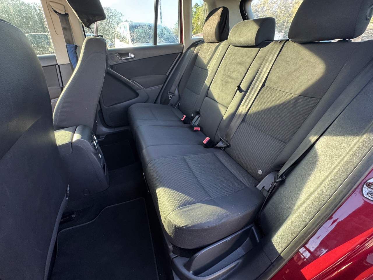 2015 Volkswagen Tiguan S photo 3