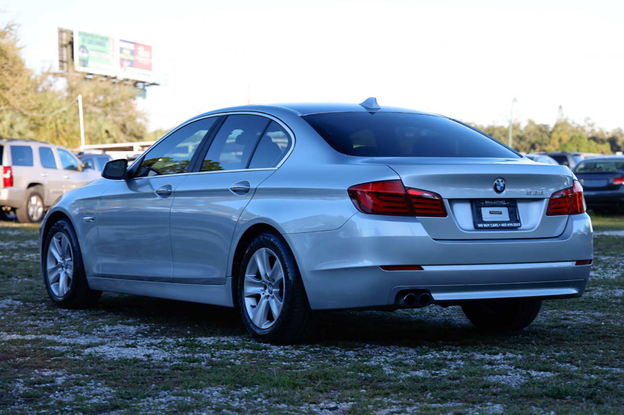 BMW 528i  2011