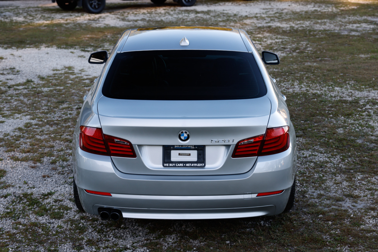 BMW 528i  2011