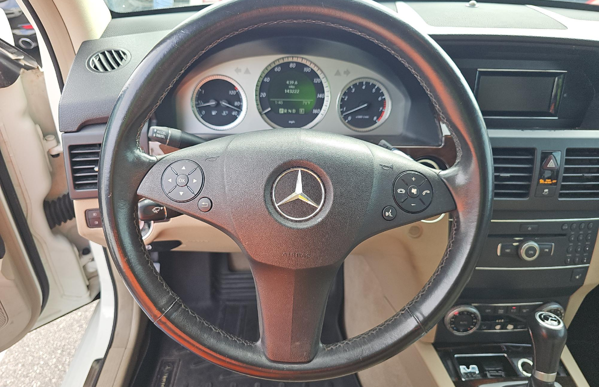 Mercedes-Benz GLK-Class  2011