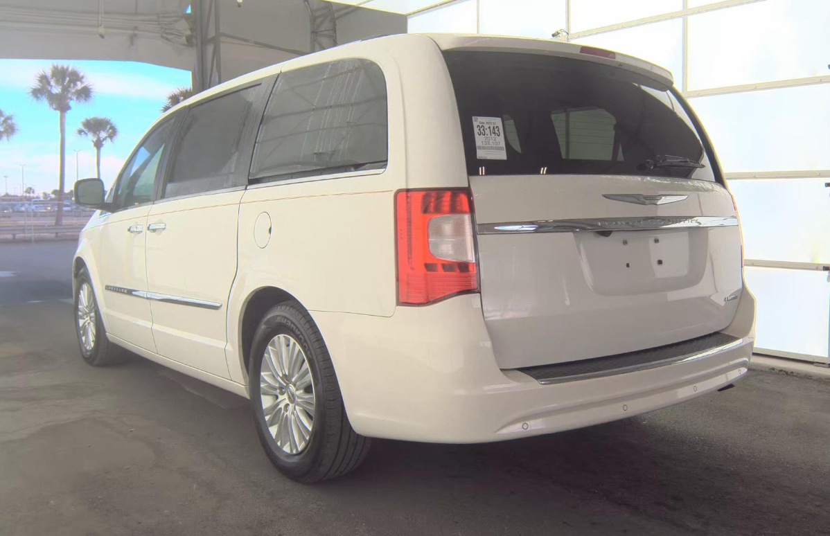Chrysler Town & Country Limited 2012