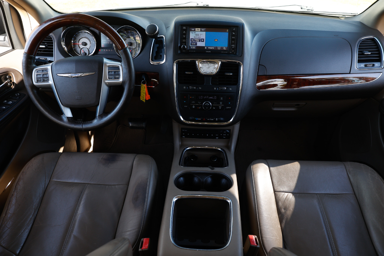 Chrysler Town & Country Limited 2012