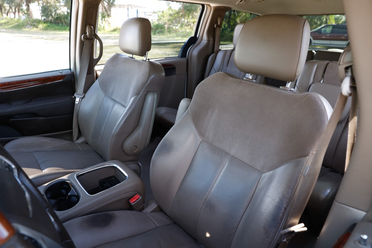 Chrysler Town & Country Limited 2012