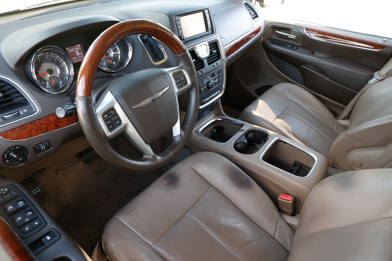 Chrysler Town & Country Limited 2012