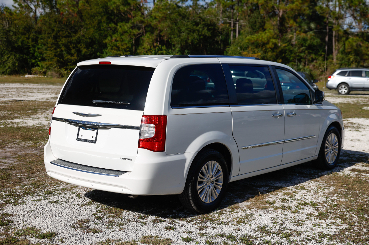 Chrysler Town & Country Limited 2012