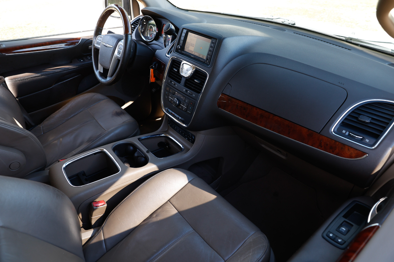 Chrysler Town & Country Limited 2012