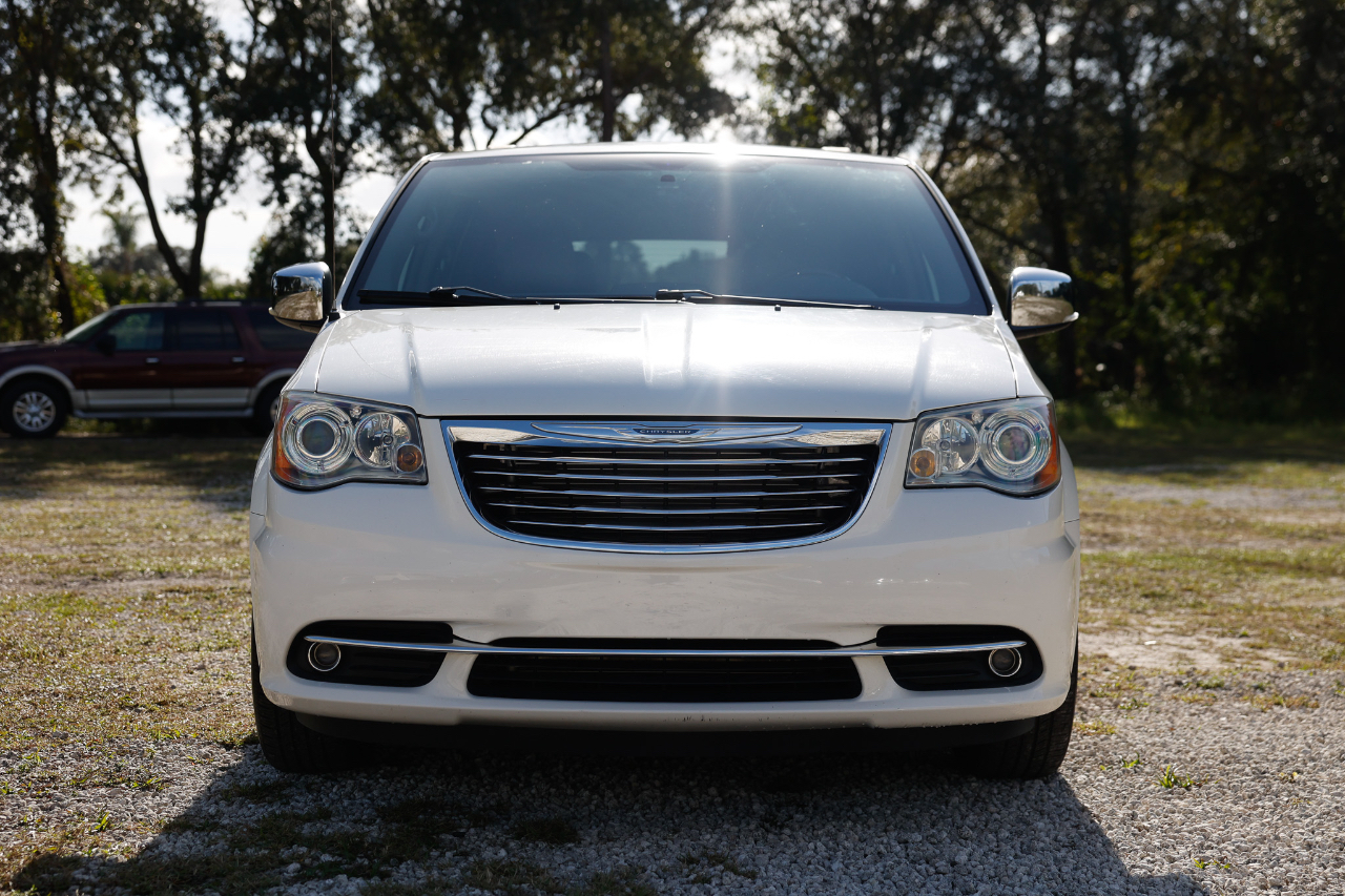 Chrysler Town & Country Limited 2012