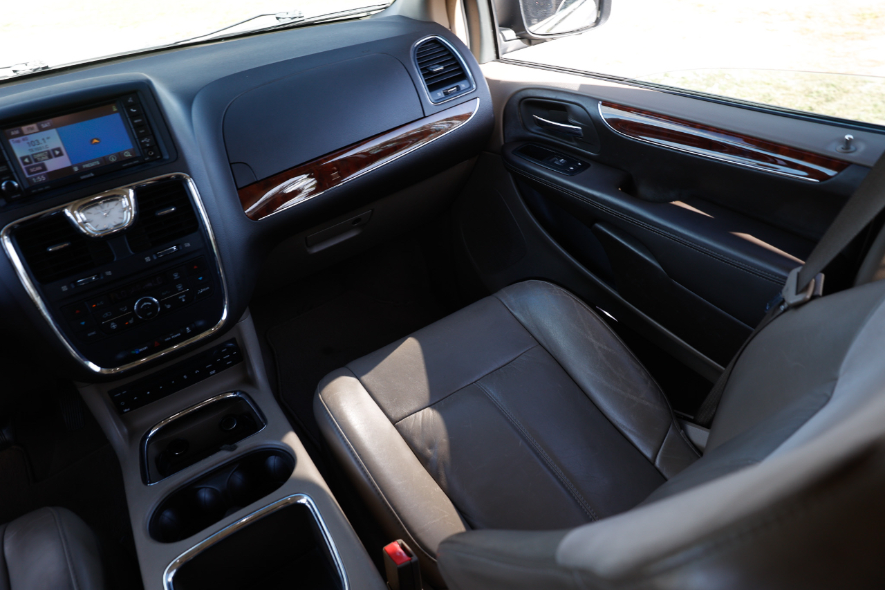 Chrysler Town & Country Limited 2012