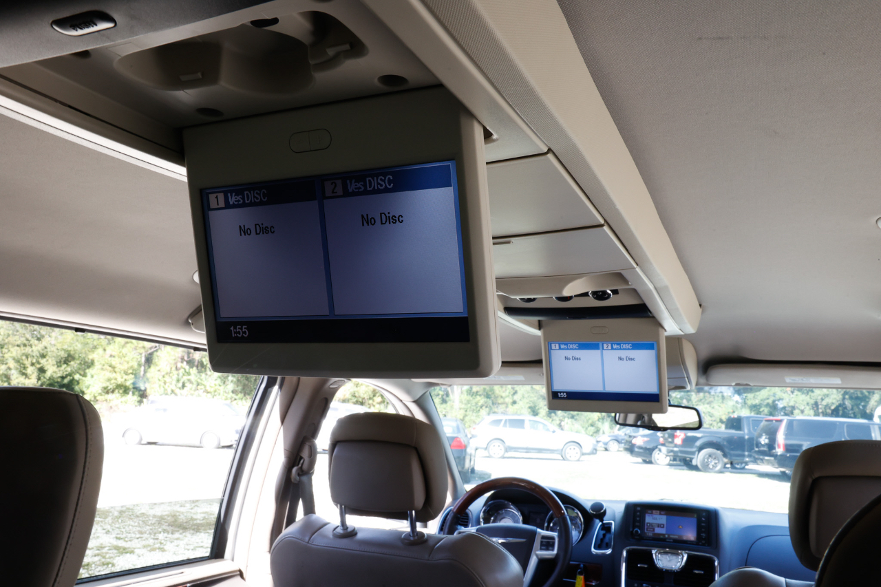 Chrysler Town & Country Limited 2012