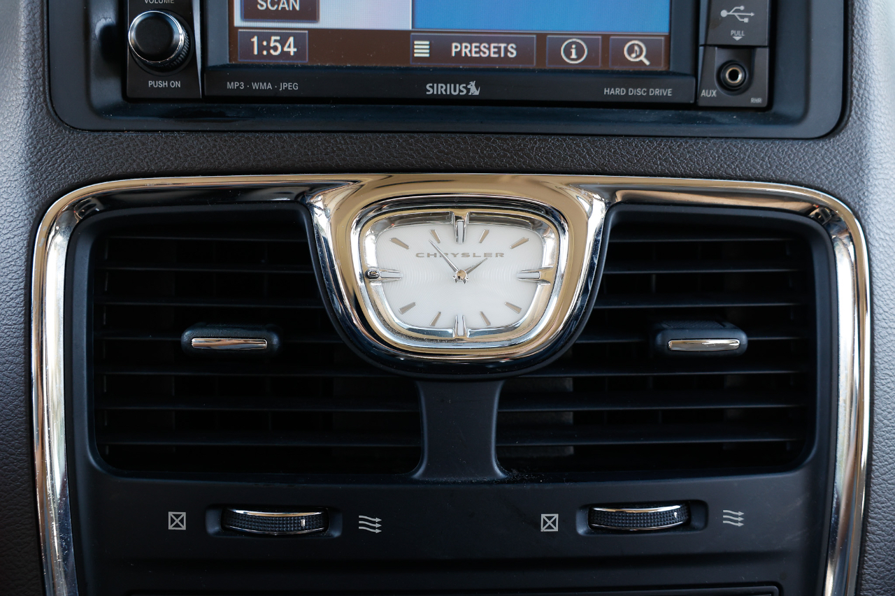 Chrysler Town & Country Limited 2012