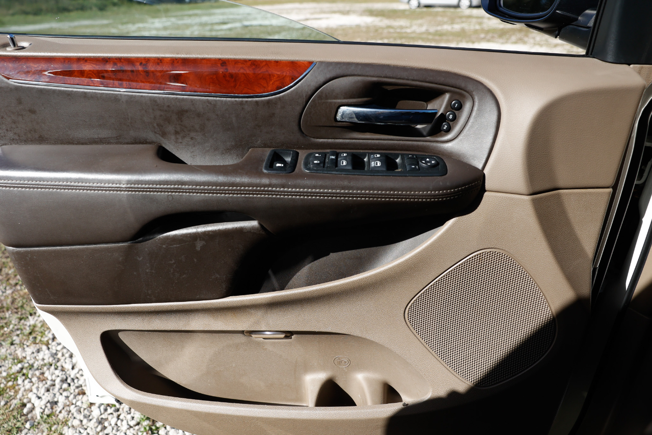 Chrysler Town & Country Limited 2012