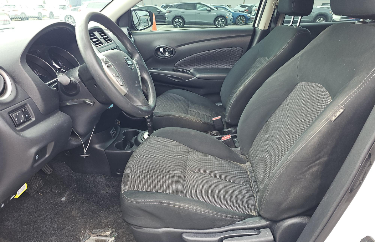 Nissan Versa Sedan  2019