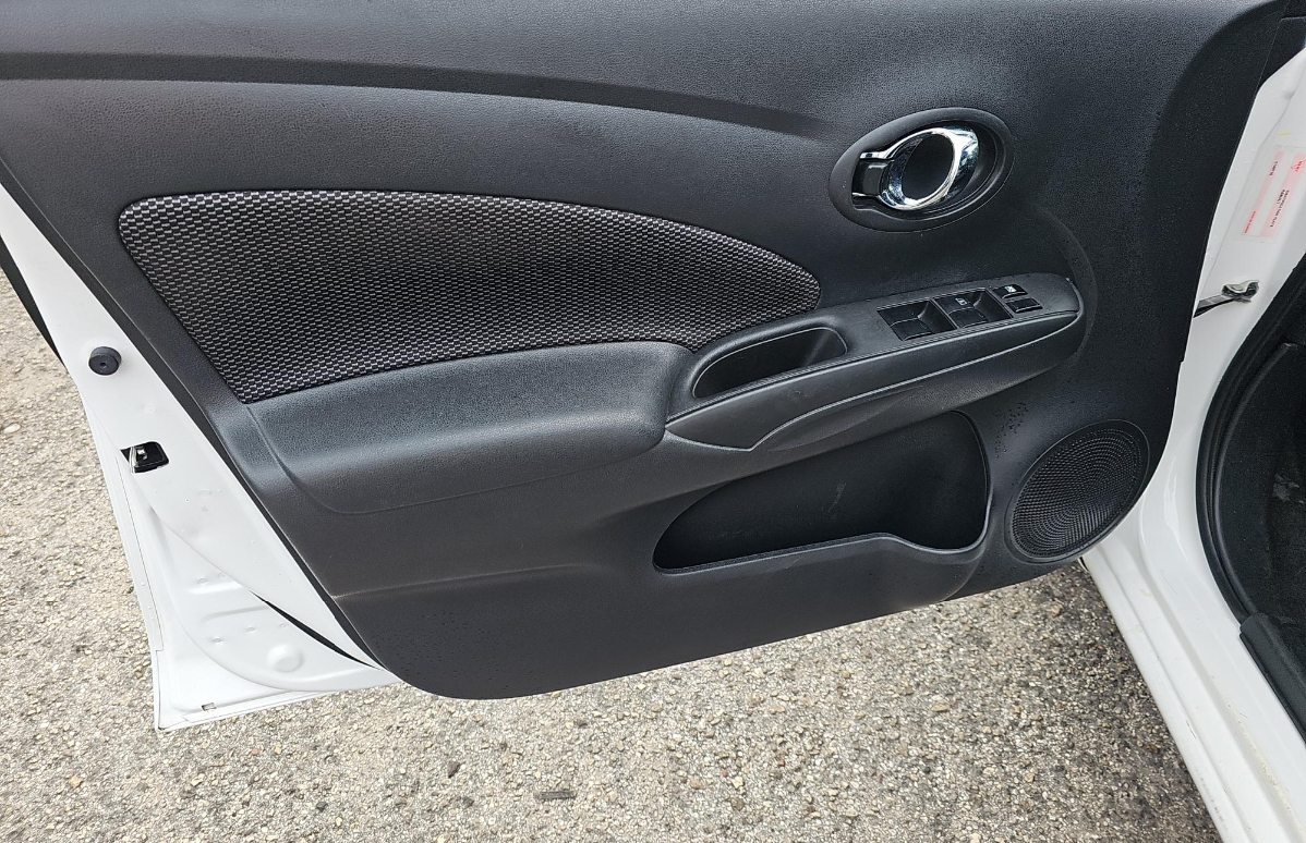 Nissan Versa Sedan  2019