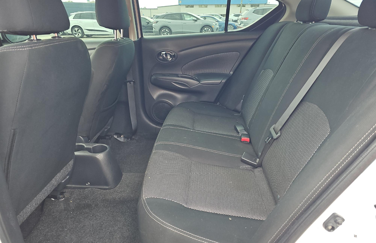 Nissan Versa Sedan  2019