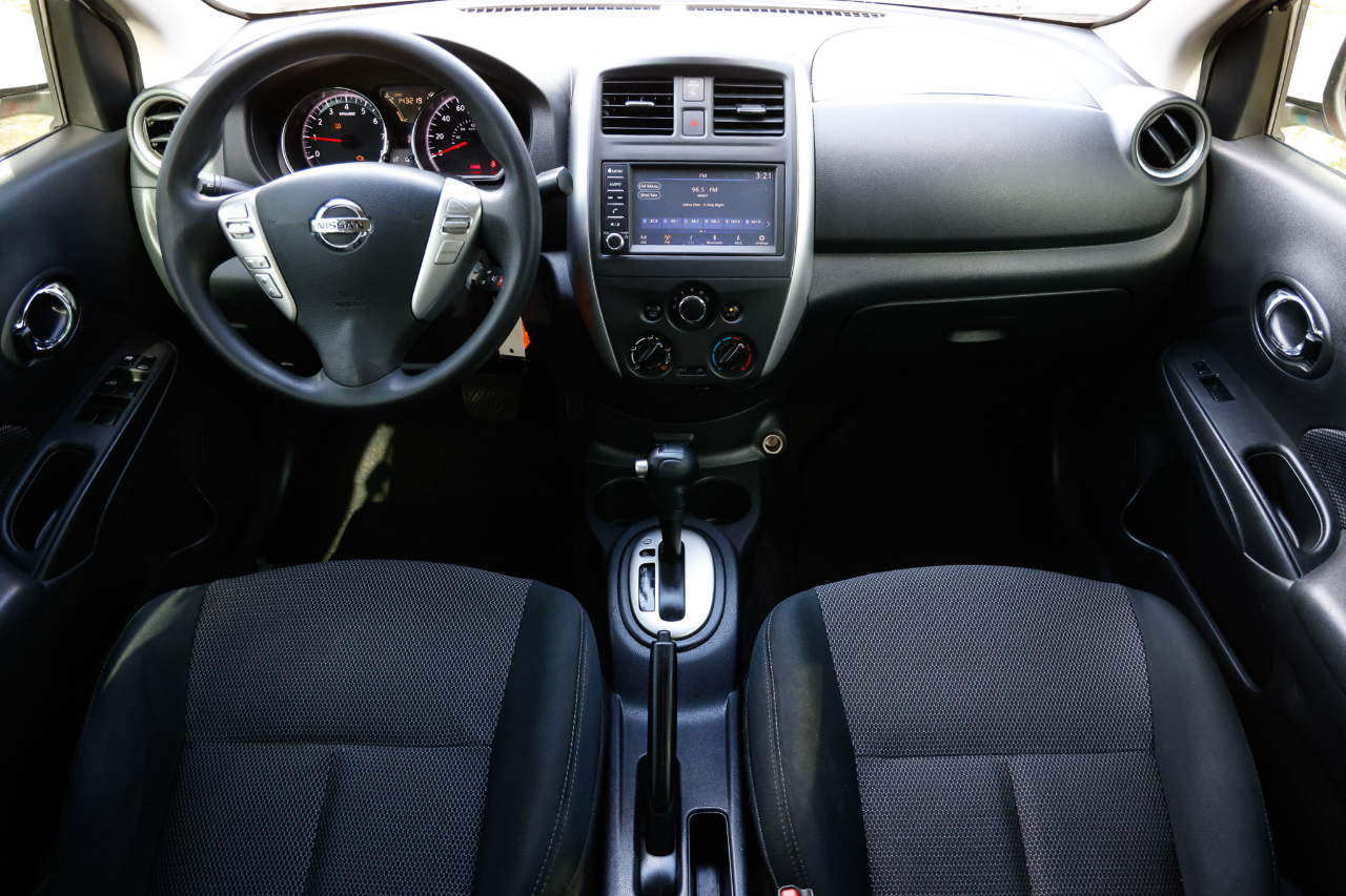Nissan Versa Sedan  2019