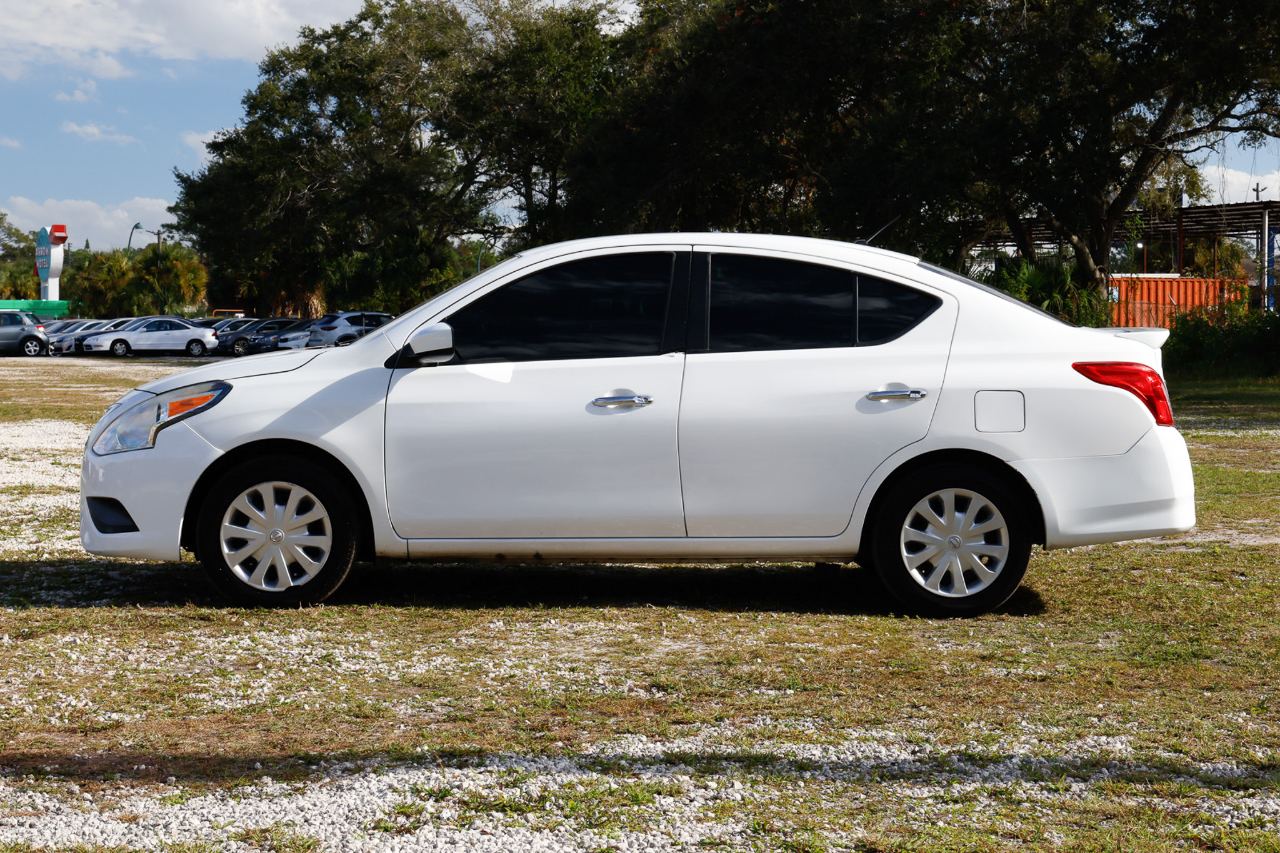 Nissan Versa Sedan  2019