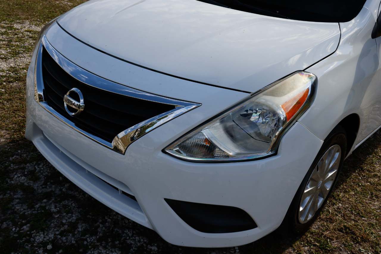 Nissan Versa Sedan  2019