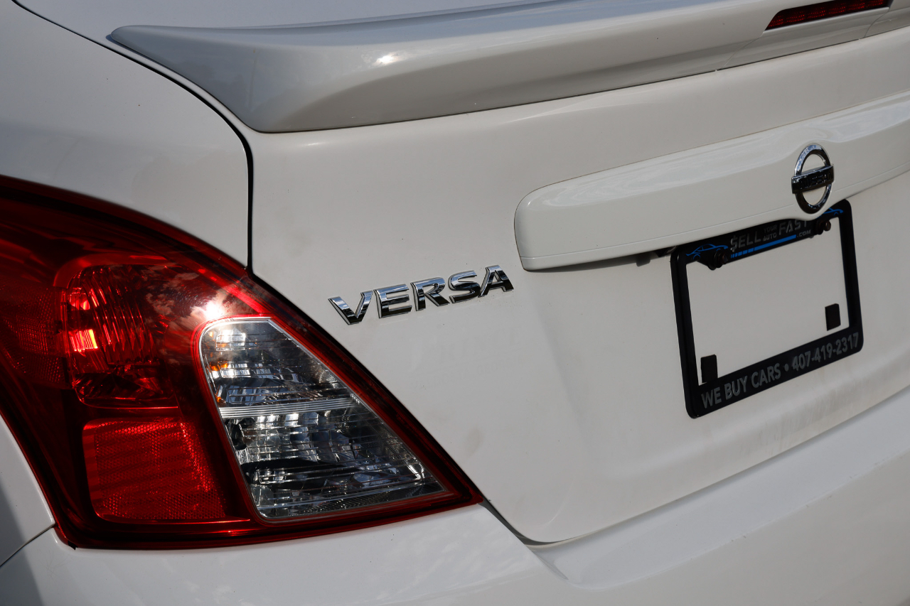 Nissan Versa Sedan  2019