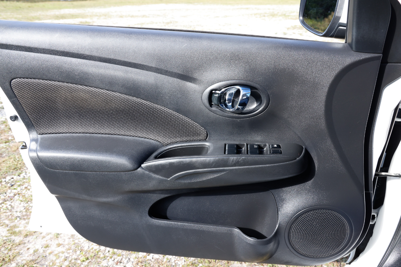 Nissan Versa Sedan  2019