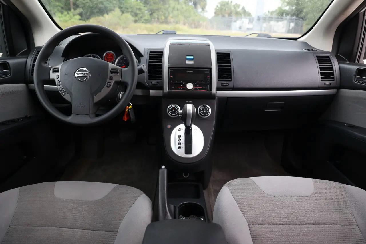 Nissan Sentra  2012