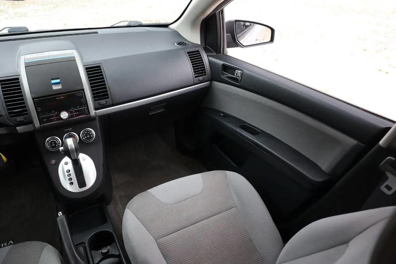 Nissan Sentra  2012