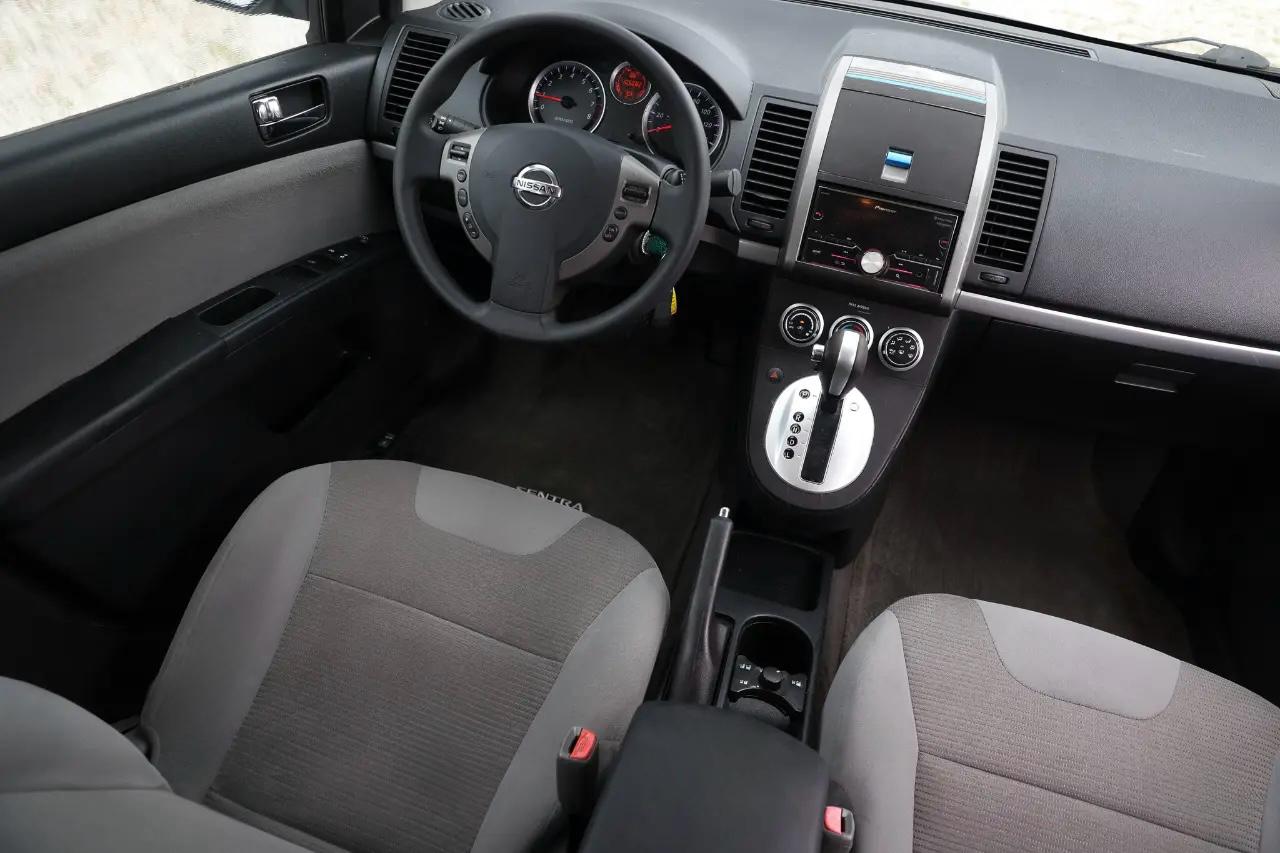 Nissan Sentra  2012