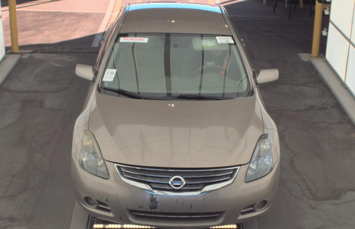 Nissan Altima Base 2012