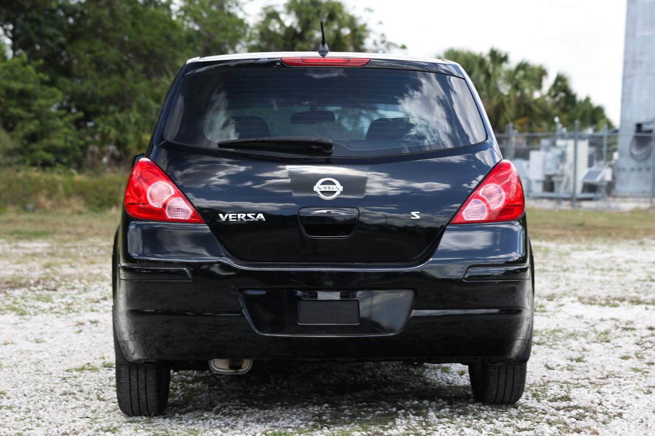 Nissan Versa  2009