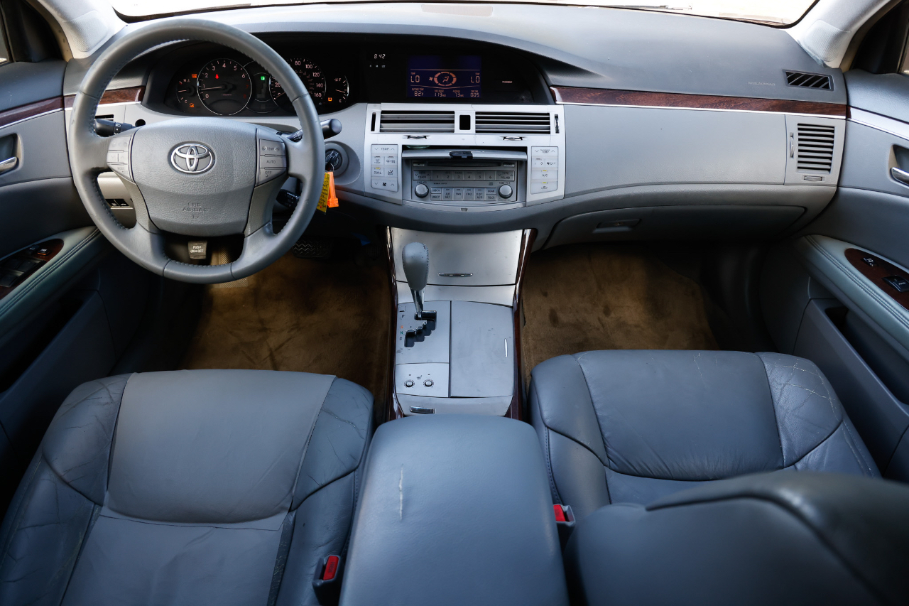 Toyota Avalon  2008