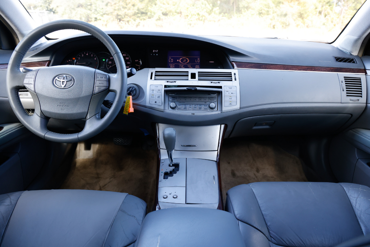 Toyota Avalon  2008