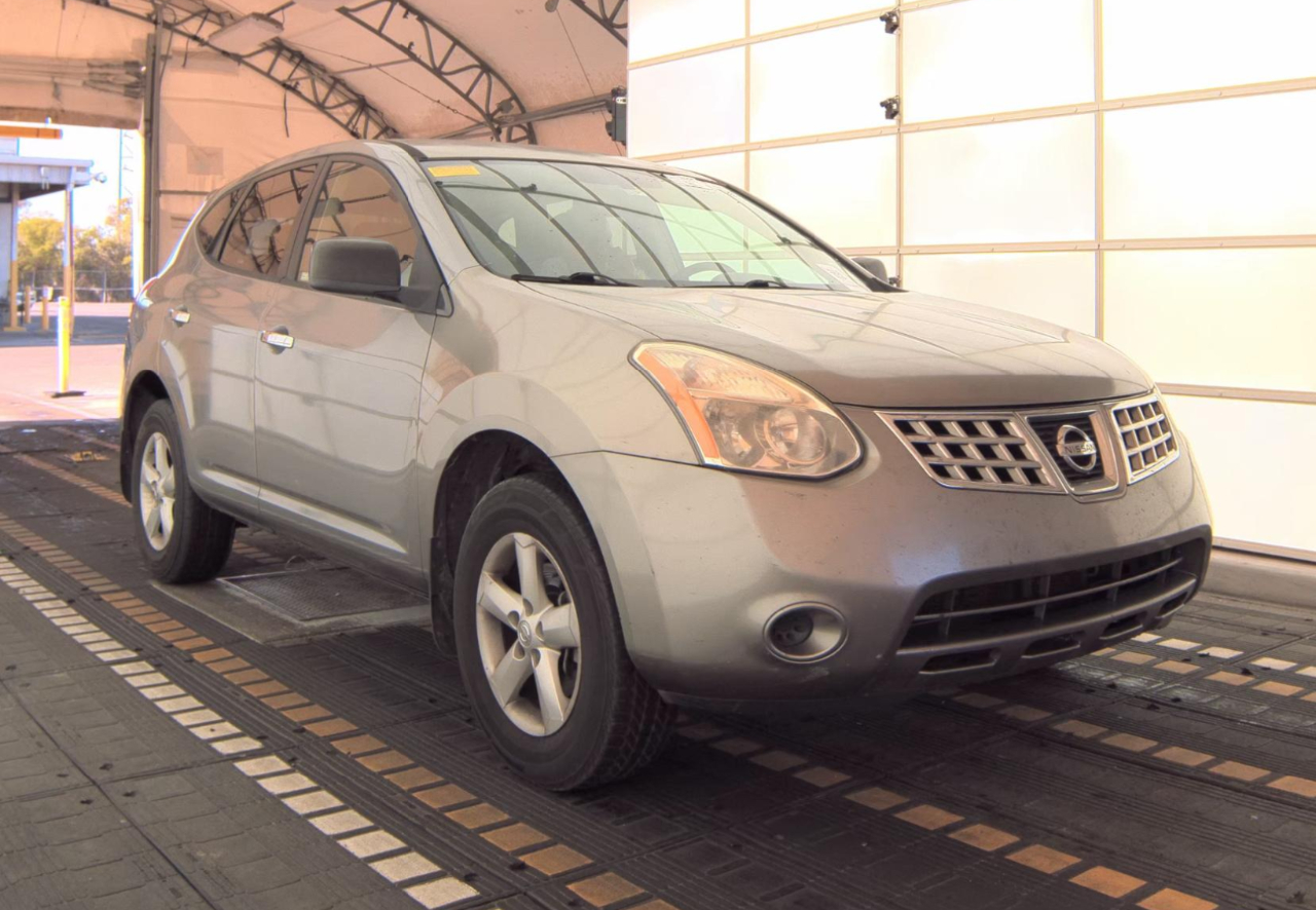 Nissan Rogue  2010