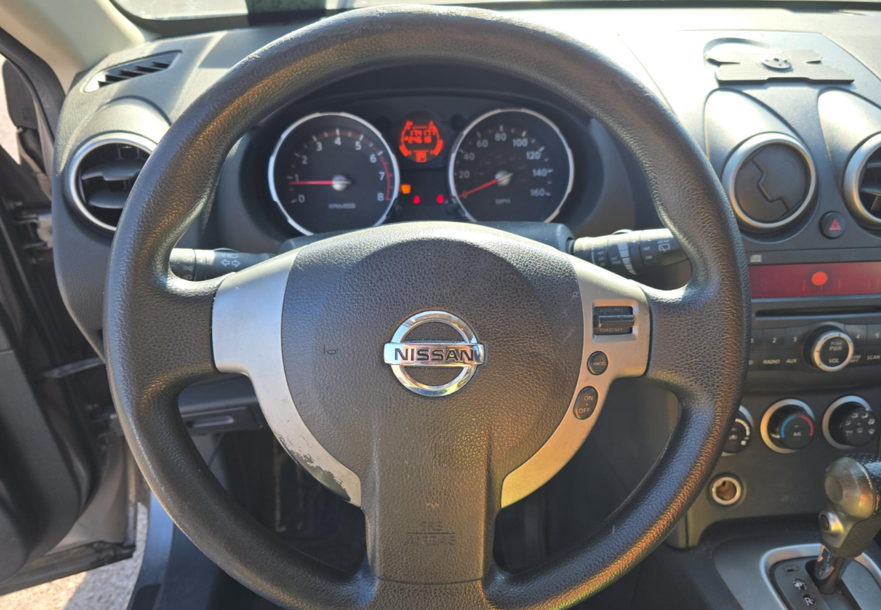 Nissan Rogue  2010