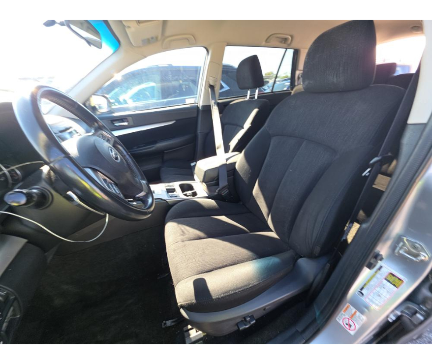 Subaru Outback 2.5i Premium 2013