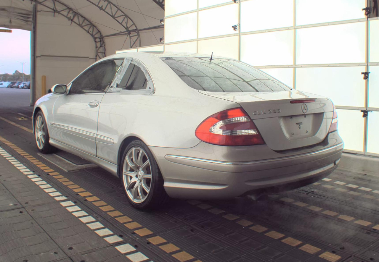 Mercedes-Benz CLK-Class  2004