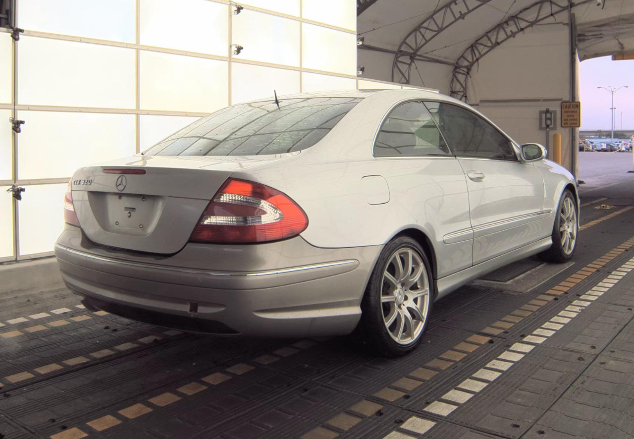 Mercedes-Benz CLK-Class  2004