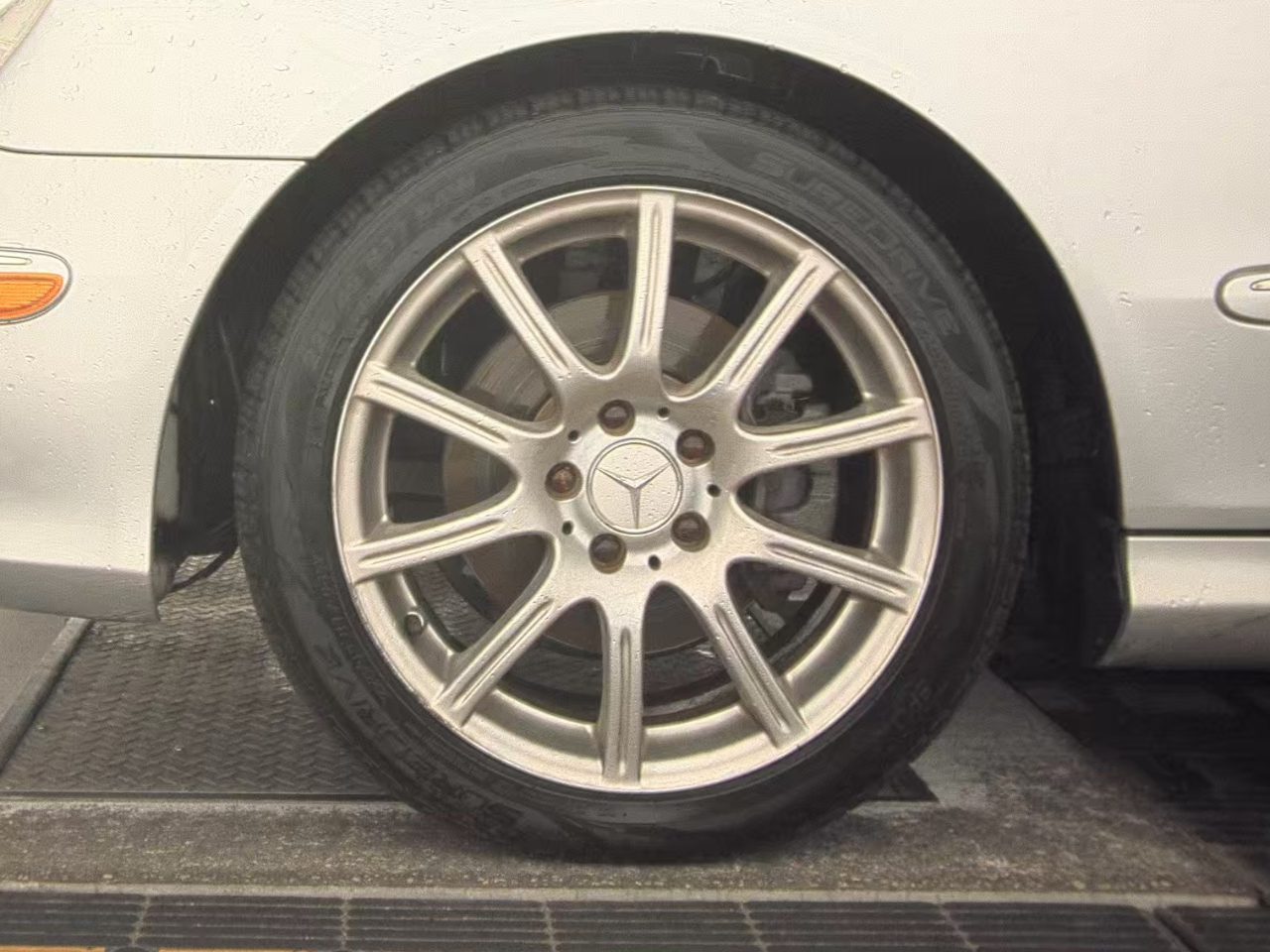 Mercedes-Benz CLK-Class  2004