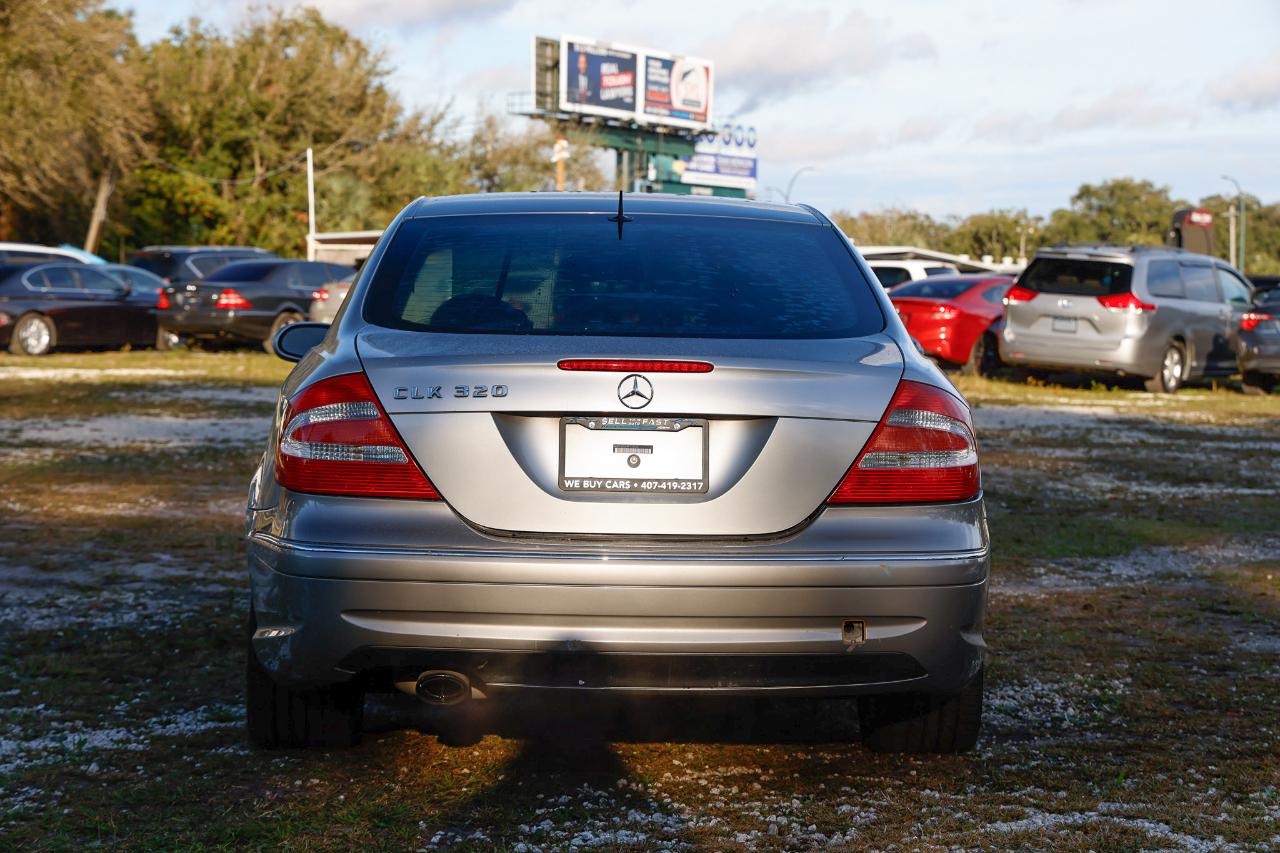 Mercedes-Benz CLK-Class  2004