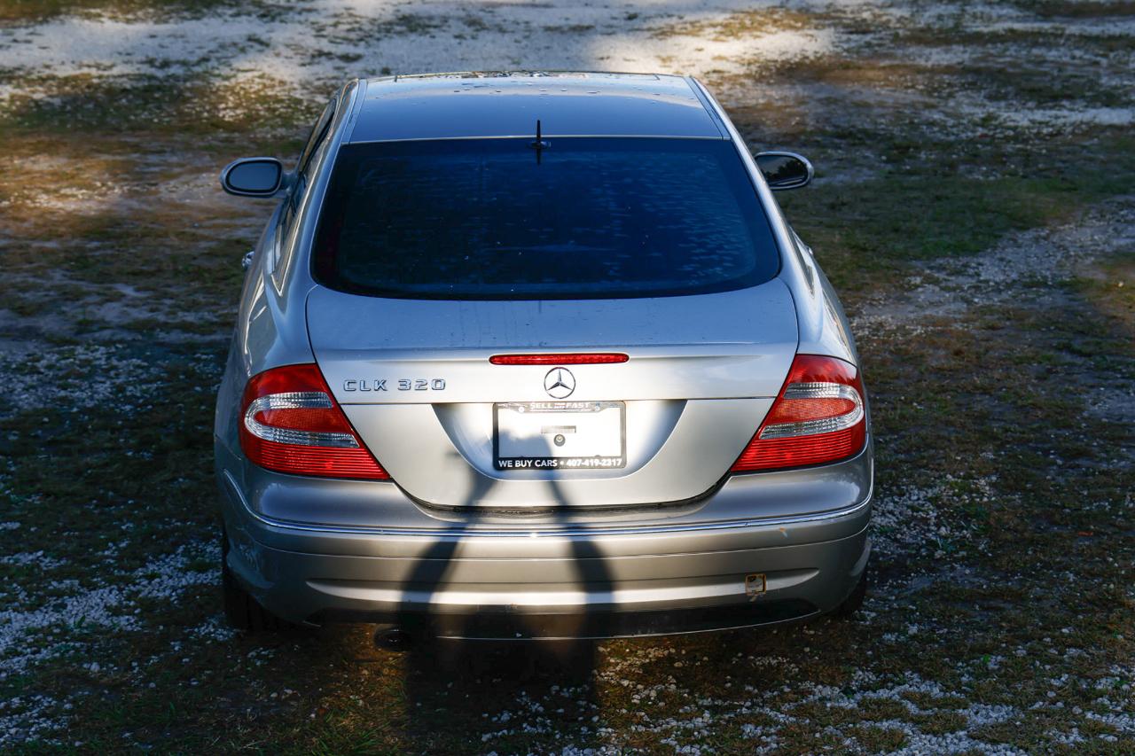 Mercedes-Benz CLK-Class  2004