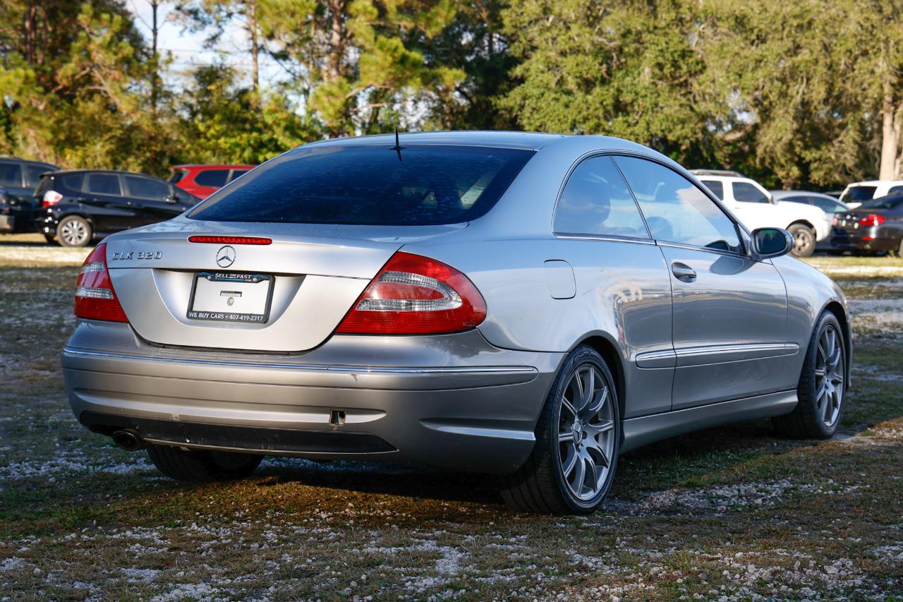Mercedes-Benz CLK-Class  2004