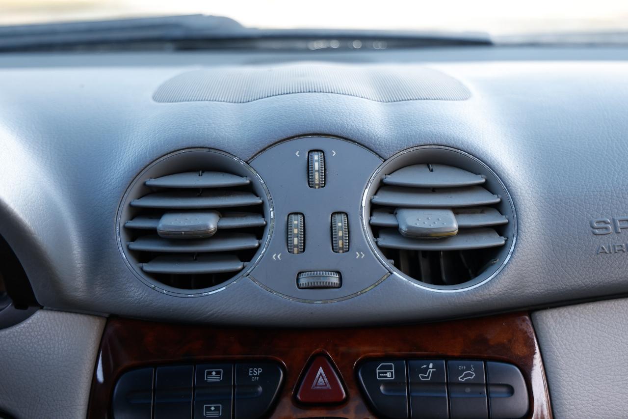 Mercedes-Benz CLK-Class  2004