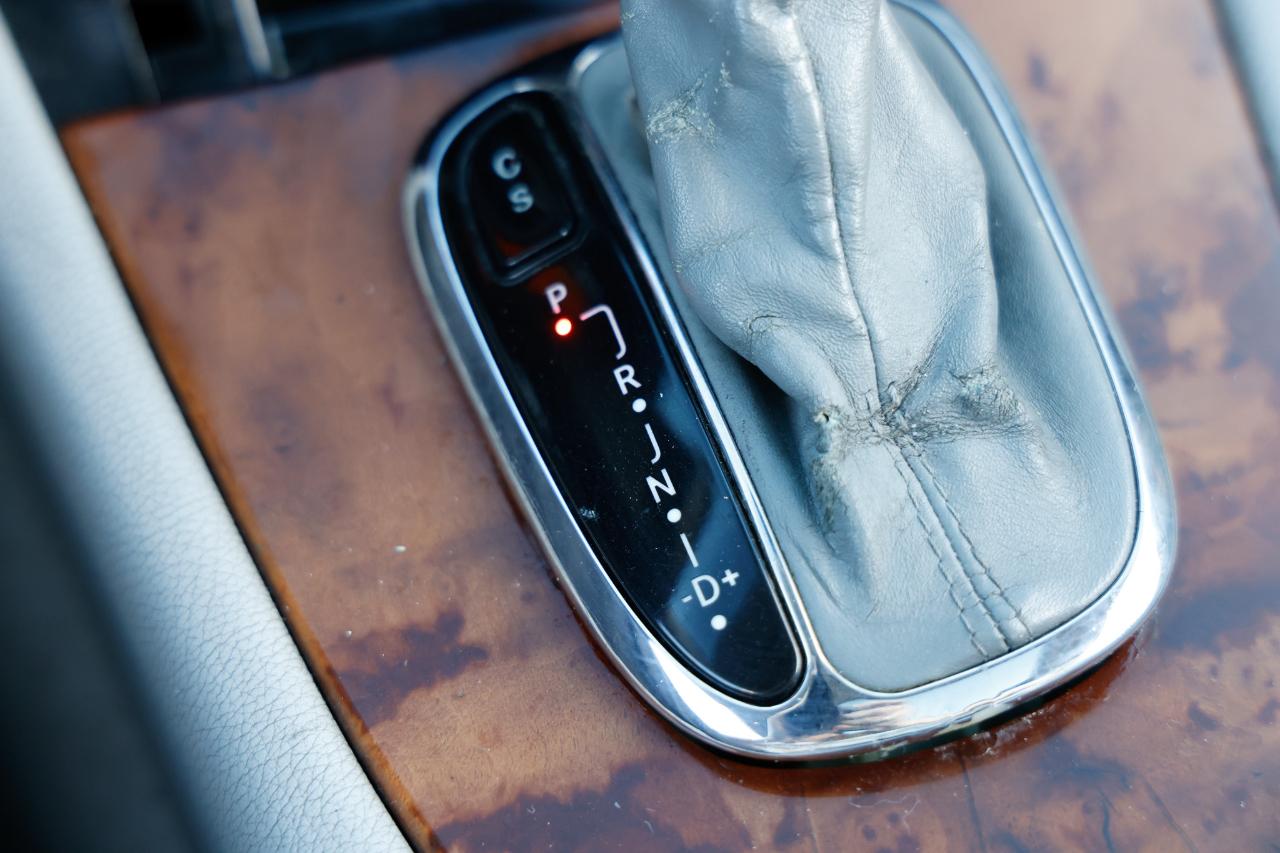 Mercedes-Benz CLK-Class  2004