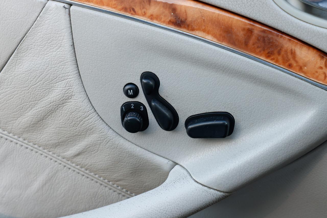 Mercedes-Benz CLK-Class  2004